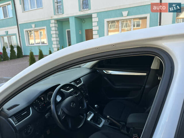 Белый Шкода Октавия, объемом двигателя 1.6 л и пробегом 183 тыс. км за 10300 $, фото 24 на Automoto.ua