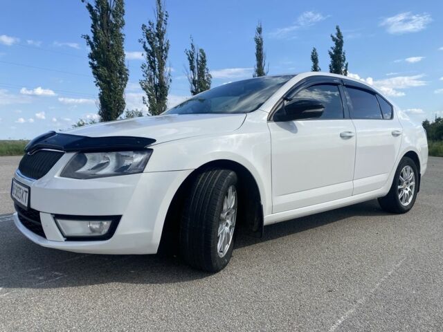 Білий Шкода Октавія, об'ємом двигуна 1.6 л та пробігом 275 тис. км за 9600 $, фото 1 на Automoto.ua