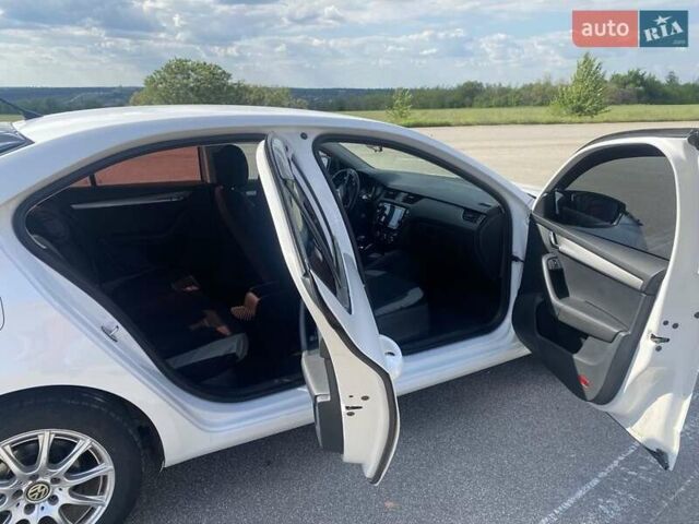 Білий Шкода Октавія, об'ємом двигуна 1.6 л та пробігом 275 тис. км за 9350 $, фото 17 на Automoto.ua