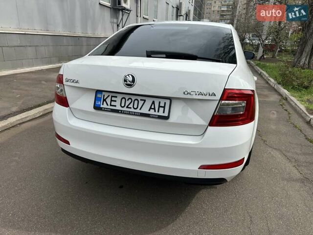 Білий Шкода Октавія, об'ємом двигуна 1.4 л та пробігом 212 тис. км за 9400 $, фото 6 на Automoto.ua