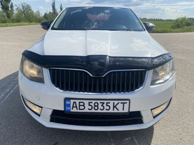 Белый Шкода Октавия, объемом двигателя 1.6 л и пробегом 275 тыс. км за 9500 $, фото 4 на Automoto.ua