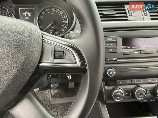 Білий Шкода Октавія, об'ємом двигуна 1.4 л та пробігом 194 тис. км за 8800 $, фото 28 на Automoto.ua