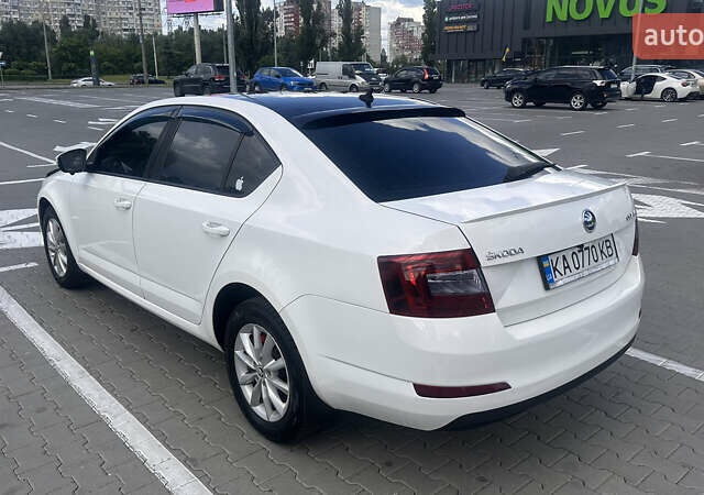 Белый Шкода Октавия, объемом двигателя 1.6 л и пробегом 248 тыс. км за 9300 $, фото 4 на Automoto.ua