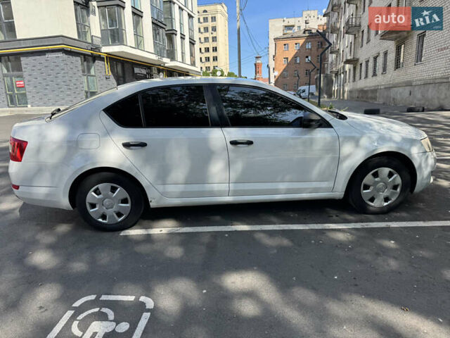 Білий Шкода Октавія, об'ємом двигуна 1.6 л та пробігом 216 тис. км за 9800 $, фото 3 на Automoto.ua