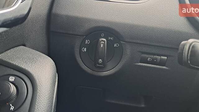 Білий Шкода Октавія, об'ємом двигуна 1.6 л та пробігом 183 тис. км за 9300 $, фото 17 на Automoto.ua