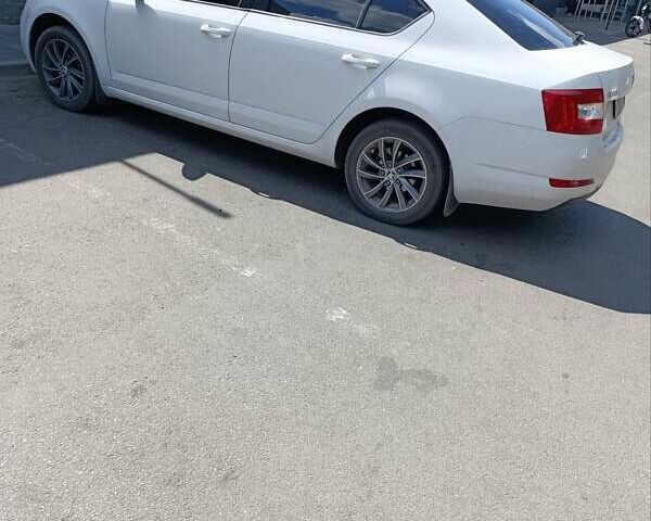 Белый Шкода Октавия, объемом двигателя 1.4 л и пробегом 122 тыс. км за 12300 $, фото 7 на Automoto.ua