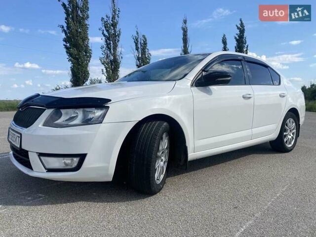 Білий Шкода Октавія, об'ємом двигуна 1.6 л та пробігом 275 тис. км за 9350 $, фото 19 на Automoto.ua