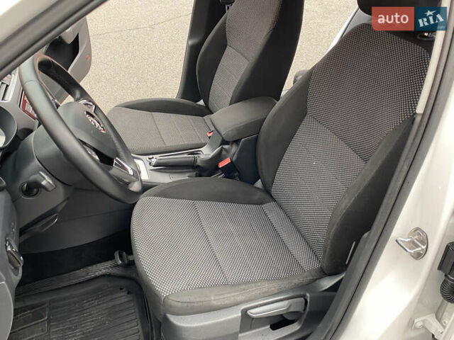 Білий Шкода Октавія, об'ємом двигуна 1.4 л та пробігом 194 тис. км за 8800 $, фото 27 на Automoto.ua