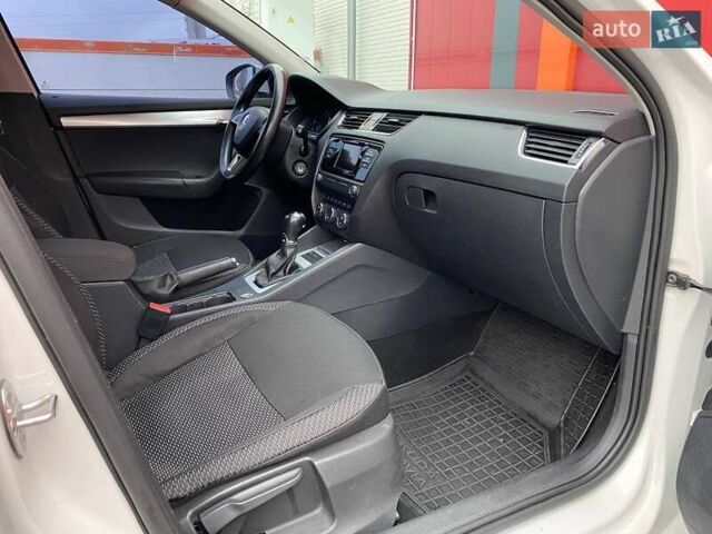 Белый Шкода Октавия, объемом двигателя 1.6 л и пробегом 152 тыс. км за 10500 $, фото 20 на Automoto.ua