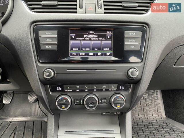 Білий Шкода Октавія, об'ємом двигуна 1.4 л та пробігом 194 тис. км за 8800 $, фото 44 на Automoto.ua