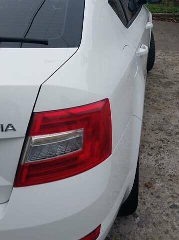 Белый Шкода Октавия, объемом двигателя 1.4 л и пробегом 220 тыс. км за 10500 $, фото 5 на Automoto.ua