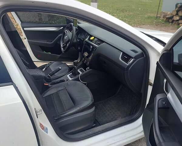 Белый Шкода Октавия, объемом двигателя 1.2 л и пробегом 435 тыс. км за 9500 $, фото 22 на Automoto.ua