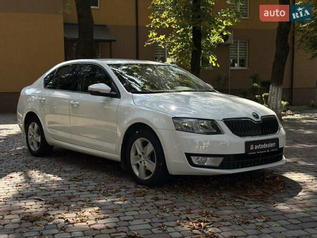 Белый Шкода Октавия, объемом двигателя 1.6 л и пробегом 296 тыс. км за 9800 $, фото 3 на Automoto.ua