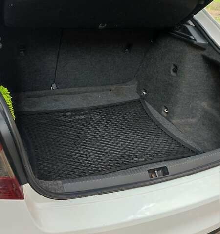 Белый Шкода Октавия, объемом двигателя 1.6 л и пробегом 300 тыс. км за 11200 $, фото 19 на Automoto.ua