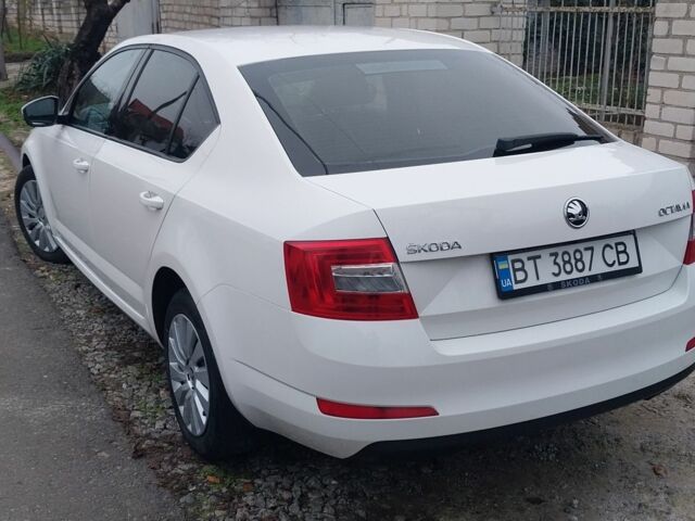 Белый Шкода Октавия, объемом двигателя 1.4 л и пробегом 220 тыс. км за 10500 $, фото 3 на Automoto.ua