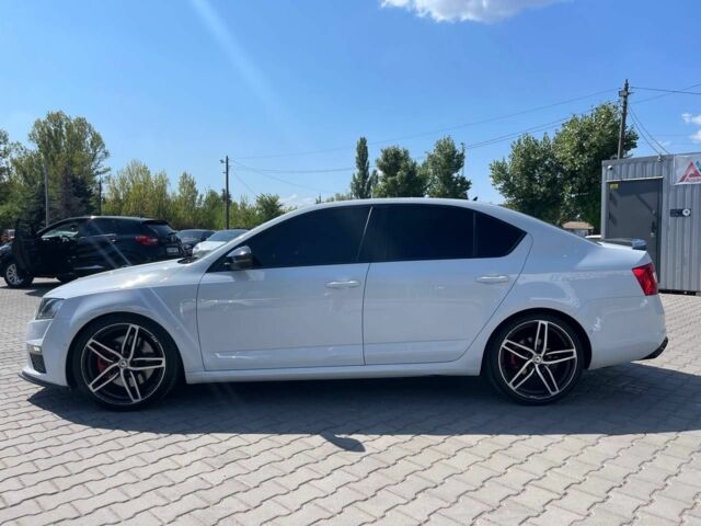 Белый Шкода Октавия, объемом двигателя 2 л и пробегом 221 тыс. км за 14999 $, фото 3 на Automoto.ua