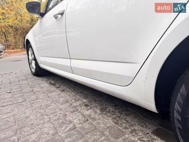 Белый Шкода Октавия, объемом двигателя 1.97 л и пробегом 243 тыс. км за 12700 $, фото 5 на Automoto.ua