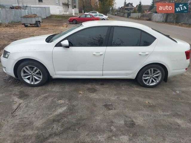 Белый Шкода Октавия, объемом двигателя 1.2 л и пробегом 435 тыс. км за 9500 $, фото 4 на Automoto.ua