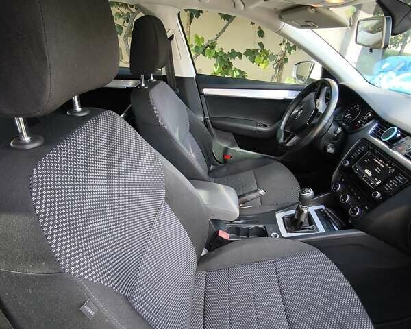 Белый Шкода Октавия, объемом двигателя 1.97 л и пробегом 290 тыс. км за 11999 $, фото 15 на Automoto.ua