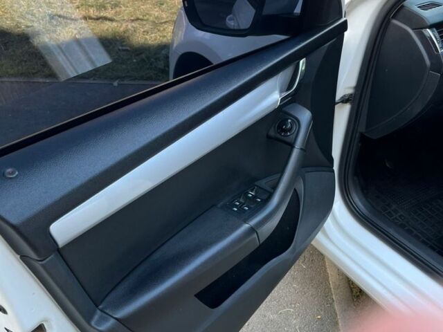 Белый Шкода Октавия, объемом двигателя 1.4 л и пробегом 291 тыс. км за 11400 $, фото 8 на Automoto.ua