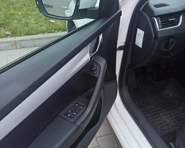 Белый Шкода Октавия, объемом двигателя 1.6 л и пробегом 211 тыс. км за 9800 $, фото 16 на Automoto.ua