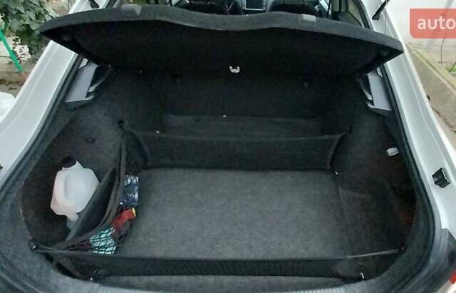 Белый Шкода Октавия, объемом двигателя 1.4 л и пробегом 220 тыс. км за 10500 $, фото 17 на Automoto.ua