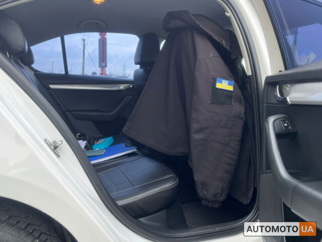 Білий Шкода Октавія, об'ємом двигуна 1.6 л та пробігом 290 тис. км за 11300 $, фото 13 на Automoto.ua
