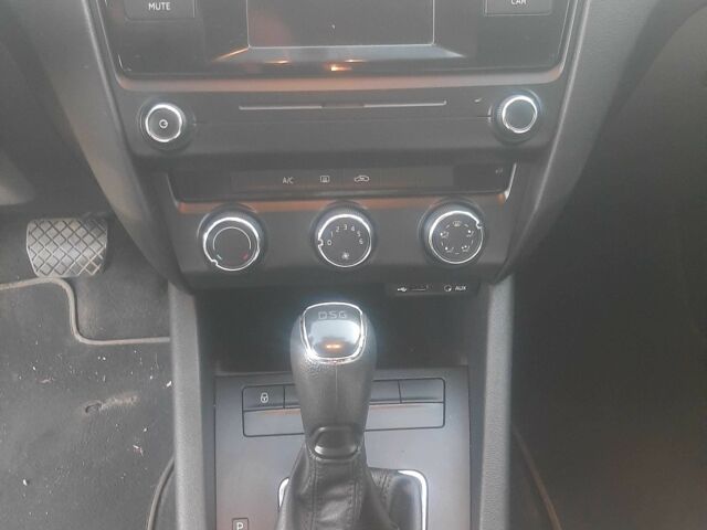 Белый Шкода Октавия, объемом двигателя 1.6 л и пробегом 245 тыс. км за 12300 $, фото 9 на Automoto.ua