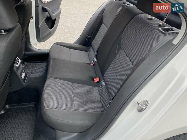 Білий Шкода Октавія, об'ємом двигуна 1.4 л та пробігом 194 тис. км за 8800 $, фото 29 на Automoto.ua