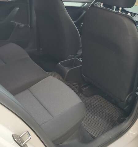 Белый Шкода Октавия, объемом двигателя 1.6 л и пробегом 300 тыс. км за 11200 $, фото 30 на Automoto.ua