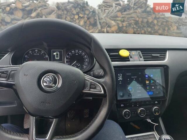 Белый Шкода Октавия, объемом двигателя 1.2 л и пробегом 435 тыс. км за 9500 $, фото 15 на Automoto.ua