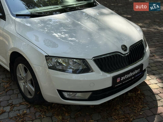 Белый Шкода Октавия, объемом двигателя 1.6 л и пробегом 296 тыс. км за 9800 $, фото 15 на Automoto.ua