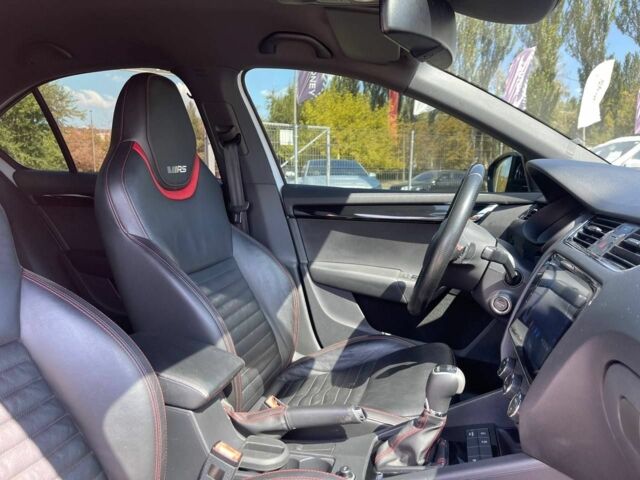 Белый Шкода Октавия, объемом двигателя 2 л и пробегом 221 тыс. км за 14999 $, фото 14 на Automoto.ua