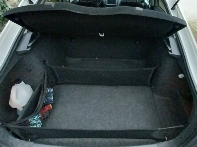 Белый Шкода Октавия, объемом двигателя 1.4 л и пробегом 220 тыс. км за 10500 $, фото 7 на Automoto.ua