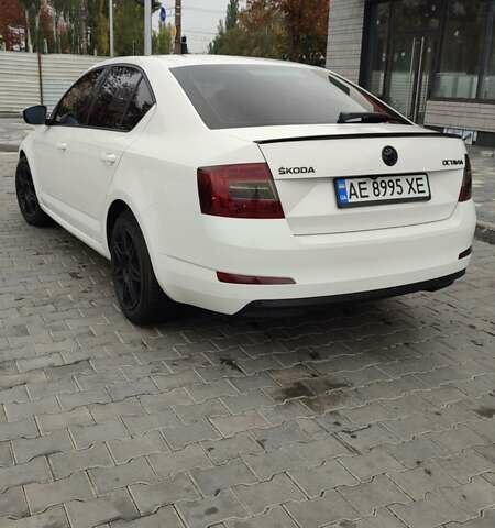 Белый Шкода Октавия, объемом двигателя 1.6 л и пробегом 300 тыс. км за 11200 $, фото 17 на Automoto.ua