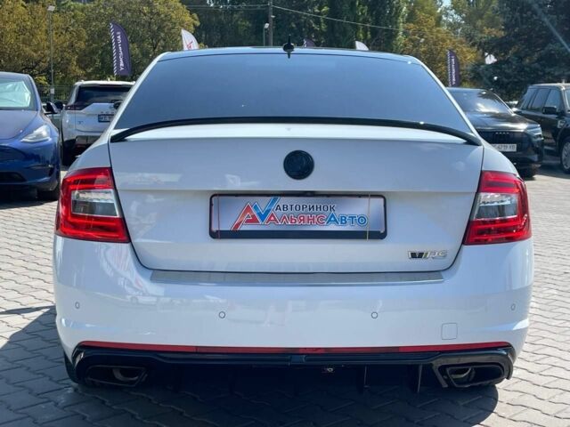 Белый Шкода Октавия, объемом двигателя 2 л и пробегом 221 тыс. км за 14999 $, фото 5 на Automoto.ua