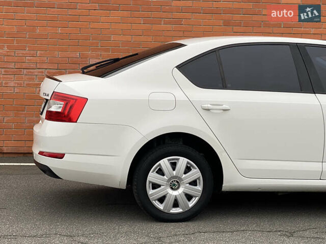 Білий Шкода Октавія, об'ємом двигуна 1.4 л та пробігом 194 тис. км за 8800 $, фото 16 на Automoto.ua