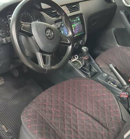 Белый Шкода Октавия, объемом двигателя 1.6 л и пробегом 300 тыс. км за 11200 $, фото 36 на Automoto.ua