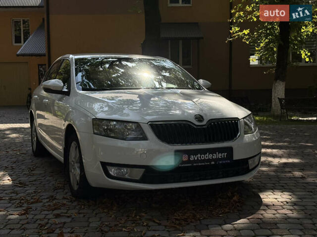 Белый Шкода Октавия, объемом двигателя 1.6 л и пробегом 296 тыс. км за 9800 $, фото 5 на Automoto.ua