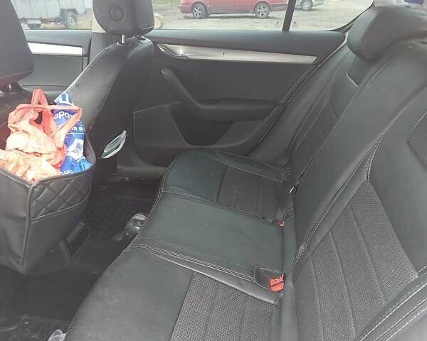 Белый Шкода Октавия, объемом двигателя 1.2 л и пробегом 435 тыс. км за 9500 $, фото 26 на Automoto.ua