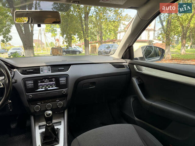 Белый Шкода Октавия, объемом двигателя 1.6 л и пробегом 296 тыс. км за 9800 $, фото 31 на Automoto.ua