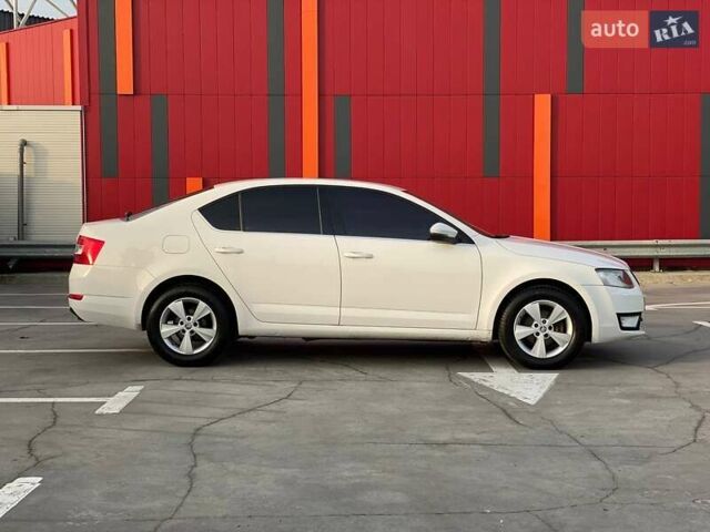 Белый Шкода Октавия, объемом двигателя 1.6 л и пробегом 152 тыс. км за 10500 $, фото 8 на Automoto.ua