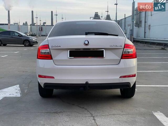 Белый Шкода Октавия, объемом двигателя 1.6 л и пробегом 152 тыс. км за 10500 $, фото 15 на Automoto.ua