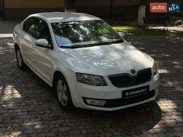 Белый Шкода Октавия, объемом двигателя 1.6 л и пробегом 296 тыс. км за 9800 $, фото 4 на Automoto.ua