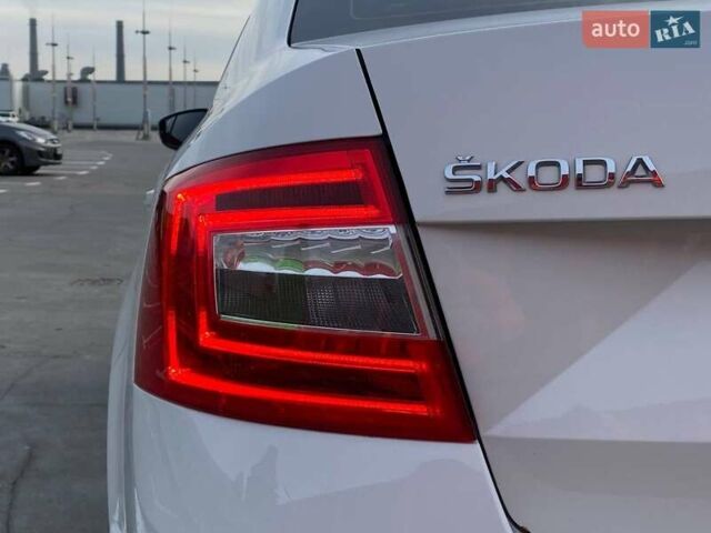 Белый Шкода Октавия, объемом двигателя 1.6 л и пробегом 152 тыс. км за 10500 $, фото 41 на Automoto.ua