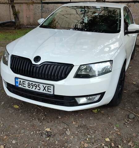 Белый Шкода Октавия, объемом двигателя 1.6 л и пробегом 300 тыс. км за 11200 $, фото 9 на Automoto.ua