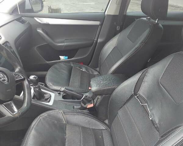 Белый Шкода Октавия, объемом двигателя 1.2 л и пробегом 435 тыс. км за 9500 $, фото 27 на Automoto.ua