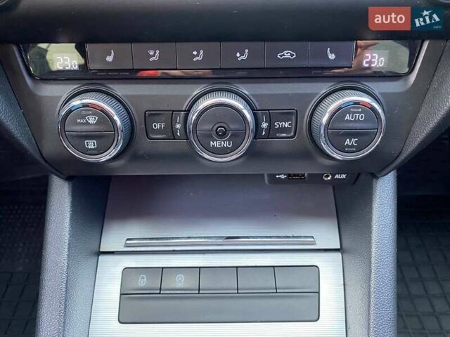 Белый Шкода Октавия, объемом двигателя 1.6 л и пробегом 152 тыс. км за 10500 $, фото 37 на Automoto.ua