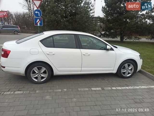 Белый Шкода Октавия, объемом двигателя 1.6 л и пробегом 211 тыс. км за 9800 $, фото 1 на Automoto.ua
