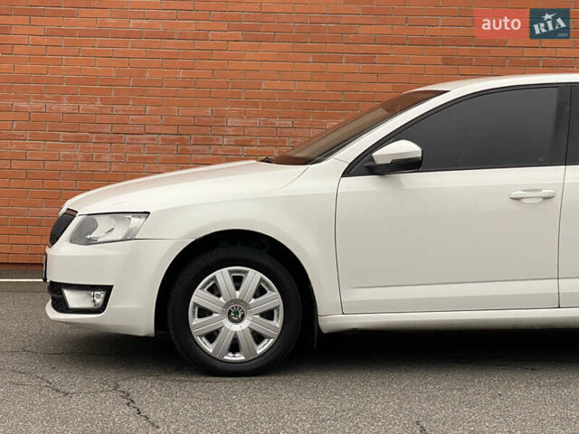 Білий Шкода Октавія, об'ємом двигуна 1.4 л та пробігом 194 тис. км за 8800 $, фото 7 на Automoto.ua